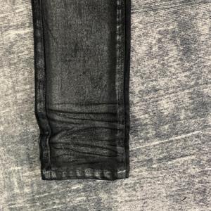 DENIMGUYS Jeans personnalisés avec peinture argentée à effet feuille, style graffiti rétro, délavage acide, style punk Y2K, jeans pour hommes - Product Image 6