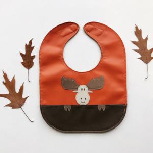 Babero de cuero para bebé, babero impermeable para alimentación de bebés, babero infantil con dibujos animados, se puede personalizar el logotipo. - Product Image 1