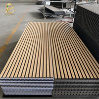 Panneau acoustique en bois rainuré ignifuge MDF pour l'extérieur, matériau absorbant le son