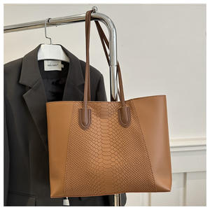 2025 vendita calda di grande capacità borsa Tote a spalla singola modello di coccodrillo da donna elegante e minimalista - Product Image 6