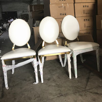 Meubles de luxe en gros de Chine chaise de mariage de banquet en cuir empilable en acier inoxydable doré pour hôtel