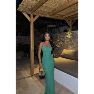 Vestido de Noche Verde Satinado con Lentejuelas en la Espalda, Silueta A-Line para Maternidad, Escote Corazón, Largo hasta el Suelo, con Abertura y Bordados, Ideal para Fiestas - Product Image 3