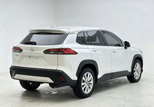 <span class=keywords><strong>Toyota</strong></span> Corolla Cross 2022 Essence 2.0L Automatique <span class=keywords><strong>4</strong></span> <span class=keywords><strong>Portes</strong></span> 5 Places SUV Essence Voiture d'occasion Prix Abordable Exportation Chine - Product Image 5