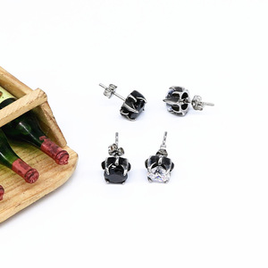 yunnique <b>Stud</b> <b>Earrings</b> <b>Black</b> Stone Claw Setting Titanium Steel Geometric Fashion Jewelry - Product Image 4