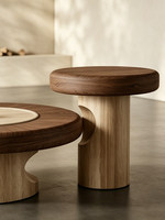 Ensemble de tables basses gigognes en bois massif, plateau bicolore, base en piédestal ajourée, style Mid-Century, écologique, facile à nettoyer