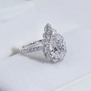 Bague de fiançailles Messi Jewelry MSR-2146 en or 18 carats avec halo de diamants de laboratoire en forme de poire pour femme - Product Image 4