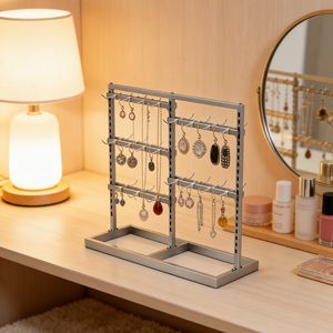 Support <span class=keywords><strong>de</strong></span> présentation <span class=keywords><strong>de</strong></span> colliers en fer forgé <span class=keywords><strong>de</strong></span> qualité supérieure - Base en bois massif, boucle à hauteur réglable, revêtement antirouille pour <span class=keywords><strong>les</strong></span> bijouteries - Product Image 1