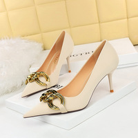 Nouvelles chaussures à talons hauts de luxe à bout pointu pour femmes