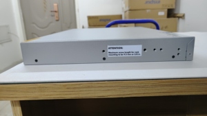 Commutateur FS8500 32 Go à 24 ports avec 8 ports PoE activés et modules multimodes 16G, fonctions SNMP QoS, alimentation unique FS85 FS8 - Product Image 5