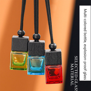 Bouteilles de parfum de voiture rechargeables vides noires directes d'usine de 8ml avec diffuseur de parfum d'aromathérapie suspendu par capuchon en bois - Product Image 3