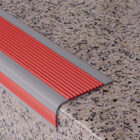 Bandes antidérapantes modernes en caoutchouc PVC, garniture de bordure en marbre, bandes de bordure résistantes à l'usure, marque Heke, longueur personnalisée, utilisation hospitalière
