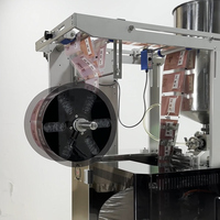 Machine d'emballage verticale à trois soudures latérales pour sachets de sauce ketchup, liquides visqueux et miel