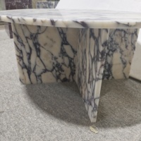 Table basse moderne de luxe haut de gamme au design minimaliste, forme basse, en marbre Calacatta Viola, pour salon