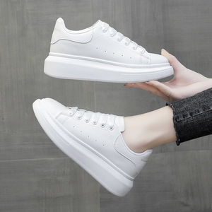 2026 New Niche Light Luxury Classic White Couple Shoes Chunky Platform Height Increasing Breathable <b>Skateboard</b> Shoes - Product Image 2