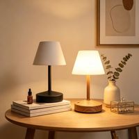 Lampe de table LED à chargement rapide, petit format, étanche, avec batterie 3600 mAh et prise USB