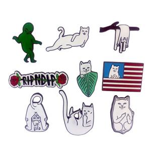 Pin de solapa personalizado, material de metal negro, Gato divertido, sin tarifa de molde - Product Image 1