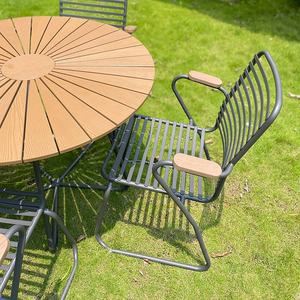 Muebles <span class=keywords><strong>de</strong></span> exterior modernos para patio, juegos <span class=keywords><strong>de</strong></span> jardín <span class=keywords><strong>de</strong></span> madera para 4 asientos, patio <span class=keywords><strong>de</strong></span> campo <span class=keywords><strong>de</strong></span> <span class=keywords><strong>ley</strong></span> exterior, sillas <span class=keywords><strong>de</strong></span> metal apilables y juego <span class=keywords><strong>de</strong></span> mesa redonda - Product Image 4