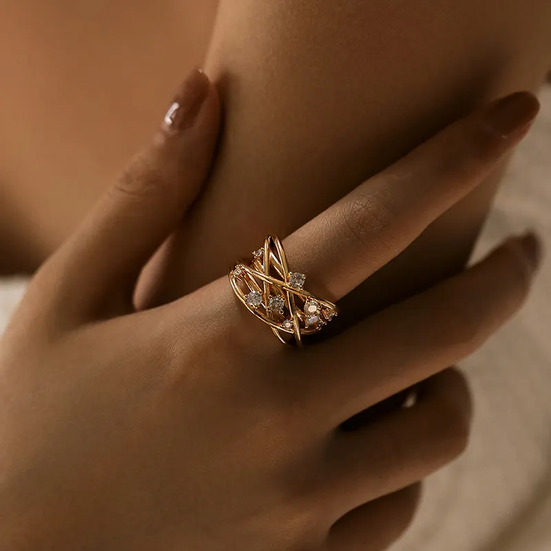 2024 Offre Spéciale Style bohème en laiton 18K or véritable bijoux pour femmes lignes irrégulières conception Zircon décoration anneau ouvert en gros