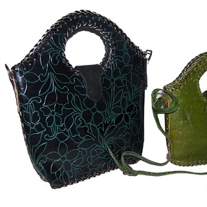 Sac en cuir véritable LOWELLCRAFT classique à poignée ronde avec fermeture à boucle, taille 7 pouces pour un usage quotidien - Product Image 1