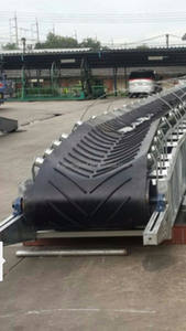 YUPHENG 20Mpa slijtvaste EP200 5-laags hoogwaardige treksterkte <span class=keywords><strong>45</strong></span> graden Chevron transportband voor steen en aggregaten - Product Image 6
