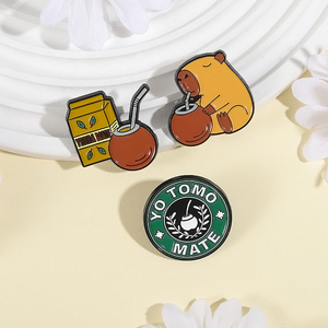 Broches de metal esmaltados personalizados con diseño de capibara lindo bebiendo yerba mate, insignias de solapa para ropa, regalos de joyería para amigos - Product Image 3