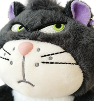 Porte-clés créatif en peluche chat légèrement froncé des yeux, petite poupée décorative, jouet en peluche, accroche-sac, personnalisable avec logo, unisexe, petit format