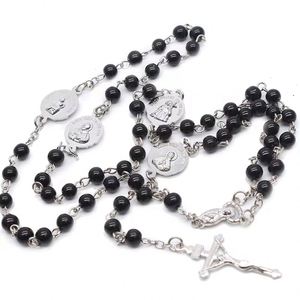 Collier de prière catholique fait main avec perles ovales et crucifix pour mariage - Product Image 1