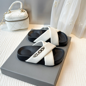 Chaussons souples à enfiler pour enfants, nouveau style designer 2026, chaussures d'intérieur confortables pour garçons et filles, légères et respirantes - Product Image 1