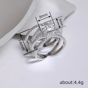 Anello Classico a Forma Rotonda con Design a Croce per Donne - Product Image 4