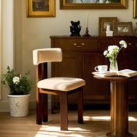 Table à manger ovale blanche moderne et durable avec base noire et ensemble de 6 chaises assorties pour une conception de cuisine minimaliste L041