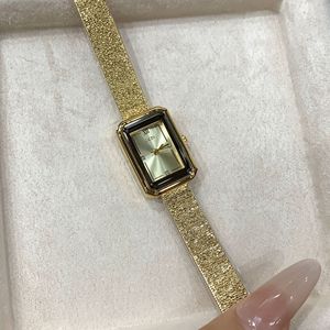 Reloj de Cuarzo con Correa Brillante y Esfera Color Champán - Product Image 3