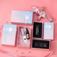 Boîte cadeau en papier rigide carrée mate de luxe avec logo personnalisé, insert en mousse, impression argent/or et options de commande personnalisée