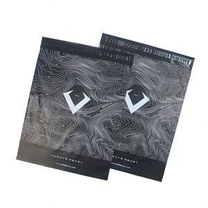 Bolsa de Embalaje de LDPE Resistente al Polvo, Tamaño Personalizado, Negra, con Logotipo a Todo Color, para Envíos por Correo - Product Image 1