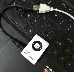 Mini lecteur MP3 portable sans écran, appareil de musique sportif avec radio FM et enregistreur vocal pour la natation, la course à pied et la salle de sport - Product Image 5