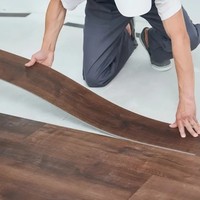 Hochwertiger Vinyl-LVT-Bodenbelag ohne Klebstoff, ohne Klicksystem, einfach zu verlegen, mit Holz- und Steinmustern, individuell anpassbar, für den Innenbereich.