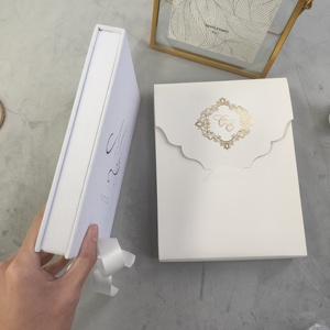Invitación de Boda Personalizada con Monograma y Foto en Caja con Elegante Tarjeta de Acrílico Negro y Tarjeta RSVP con Papel Plateado, Juego de Invitaciones de Matrimonio - Product Image 2