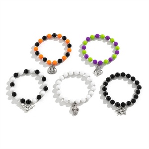 Pulsera de cadena con cuentas y dije de calavera personalizado para el Día de Todos los Santos, venta al por mayor - Product Image 1