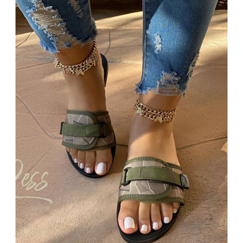 Sandalias plataforma esparto detalles verde militar | Zapatos con perlas,  Pullandbear zapatos, Zapatos altos de moda