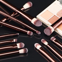 Pinceau de maquillage professionnel double tête en aluminium, personnalisable en usine, portable, pour anticernes, fard à paupières et blush, avec étiquetage pour le maquillage du visage