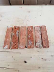 Briques en tranches rouges désuètes en vente - Product Image 4