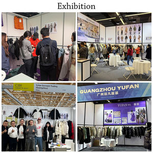 Chaqueta Acolchada Brillante de Moda Urbana con Logotipo Personalizado, Chaqueta Impermeable Negra con Plumas - Product Image 5