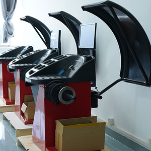 Équilibreuse de roue de <span class=keywords><strong>moto</strong></span> populaire 0.25kw machine d'<span class=keywords><strong>équilibrage</strong></span> de <span class=keywords><strong>pneu</strong></span> pour <span class=keywords><strong>pneu</strong></span> de voiture garantie d'un an équipement de véhicule de réparation - Product Image 5