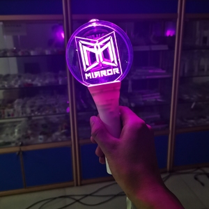 Shenzhen K-pop Acrylique Armée Bombe Logo Personnalisé Officiel Marque Lightstick Acclamations Glow Stick Avec LED RGB Lumière Pour Événements Concert - Product Image 3