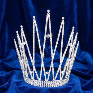 Tiara de Reina de Concurso con Corona Geométrica de Siete Puntos en Forma de V, Diseño Calado Redondo y Triangular, con Pedrería y Base Cuadrada de Tres Filas - Product Image 2