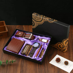 Coffret Cadeau Homme IStapromo : Montre, Portefeuille, Ceinture, Bracelet, Porte-clés, Chapelet, Trousse à Crayons - Product Image 4
