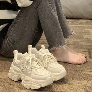 Nouvelles Baskets Plateformes Respirantes Tendance 2026 - Noir Blanc Décontractées à Semelle Épaisse en Cuir Véritable et Semelle Intermédiaire en Caoutchouc Automne-Été - Product Image 4