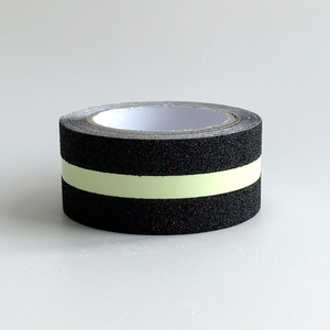 Cinta Luminosa Antideslizante Negra, Tira Fluorescente para Marcado de Seguridad en Pisos Industriales - Product Image 2