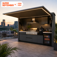 Cuisine extérieure haut de gamme toutes saisons avec éclairage LED intégré au toit, armoire de cuisine extérieure, barbecue à gaz et fumoir pour toit de ville