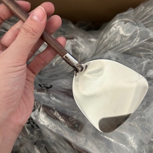 Cucchiaio da Zuppa con Manico in Legno Antiscottatura, Mestolo Giapponese Creativo Mini, Utensili da Cucina - Product Image 2