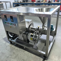 Mélangeur de poudre de lait et d'eau haute pression et haute efficacité en acier inoxydable avec plateforme et trémie, mélangeur industriel de liquides et de poudres